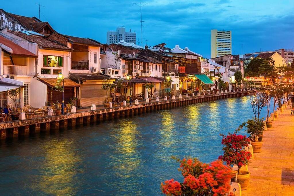 Mahkota Pool View Apartment Near A'Famosa & Jonker Malacca エクステリア 写真