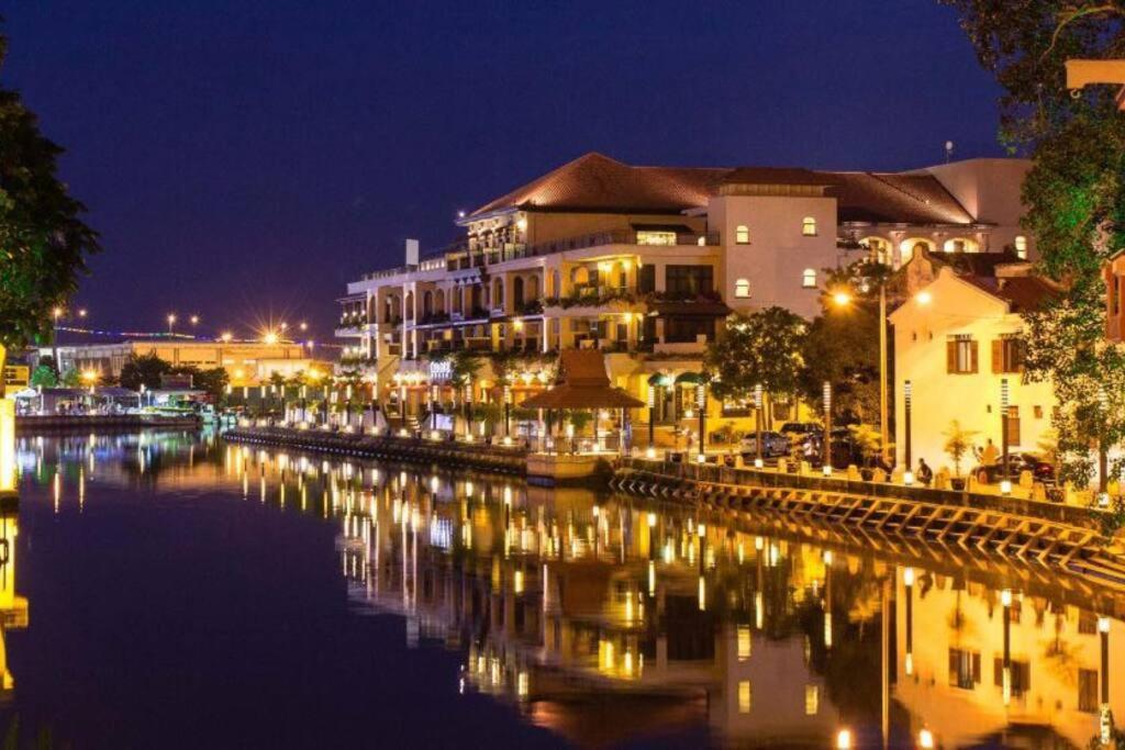 Mahkota Pool View Apartment Near A'Famosa & Jonker Malacca エクステリア 写真