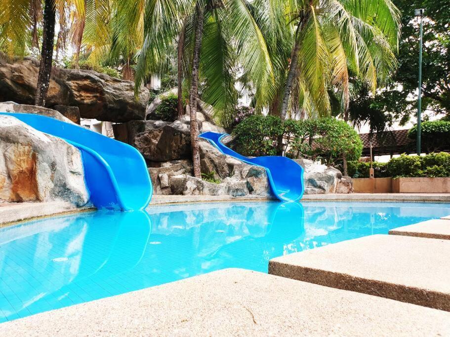 Mahkota Pool View Apartment Near A'Famosa & Jonker Malacca エクステリア 写真